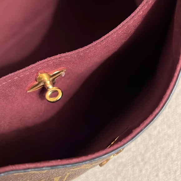 Authentic Louis Vuitton Flower Hobo monogram canvas bag - Picture 6 of 16